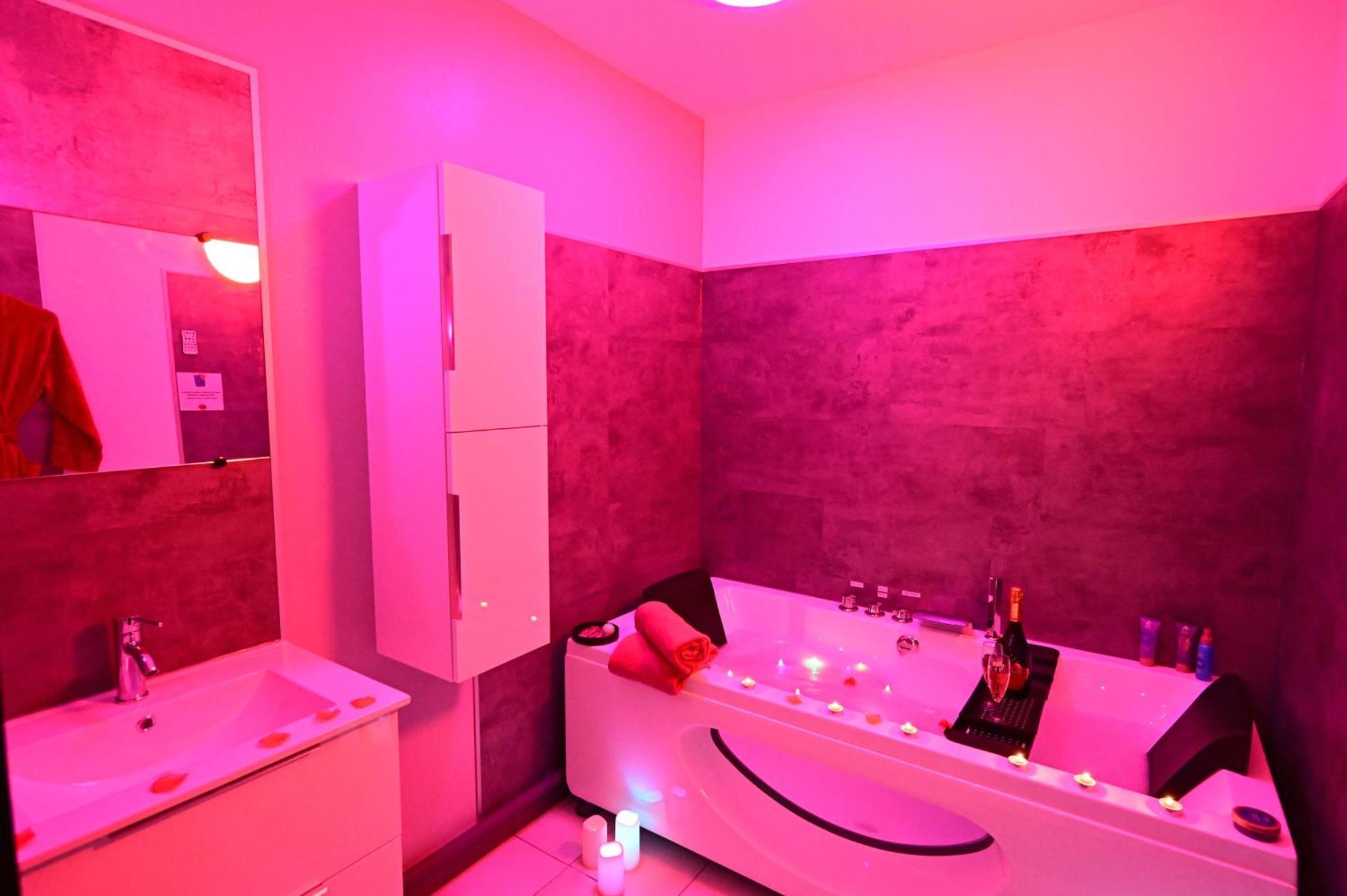 Love Room A Deux Pas De L'Ocean Avec Hammam, Sauna Et Bain A 2 :-) Biscarrosse Exterior photo