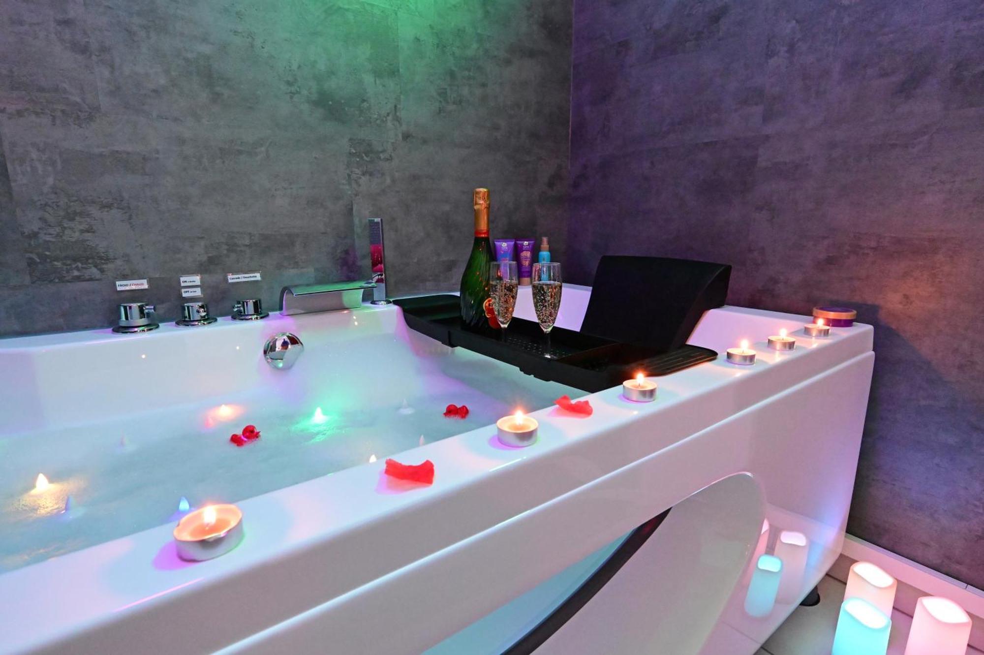 Love Room A Deux Pas De L'Ocean Avec Hammam, Sauna Et Bain A 2 :-) Biscarrosse Exterior photo