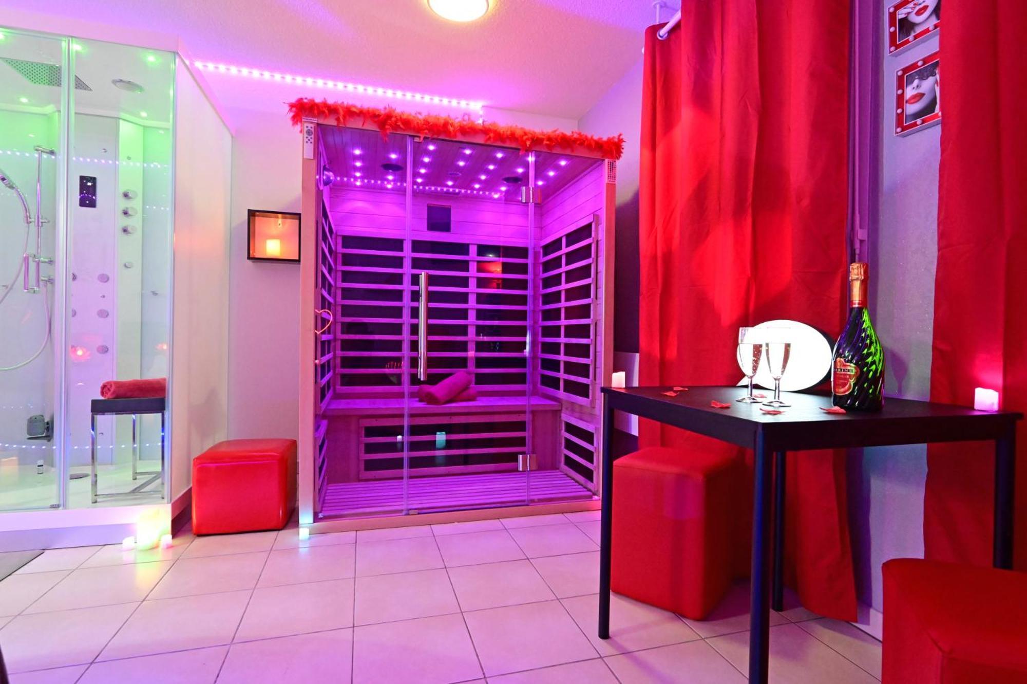 Love Room A Deux Pas De L'Ocean Avec Hammam, Sauna Et Bain A 2 :-) Biscarrosse Exterior photo