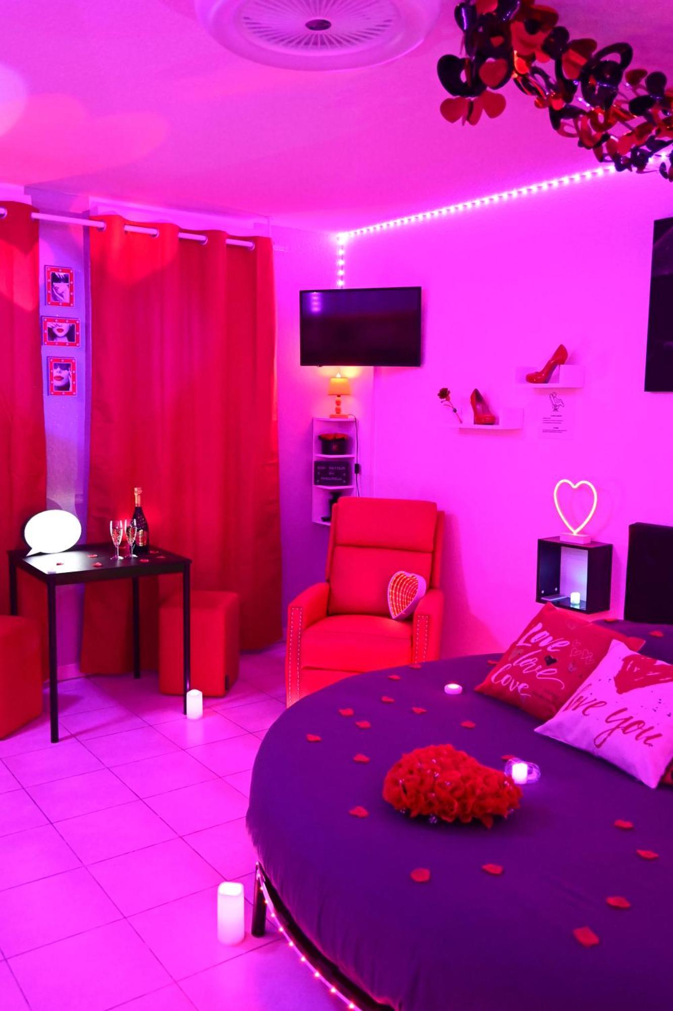 Love Room A Deux Pas De L'Ocean Avec Hammam, Sauna Et Bain A 2 :-) Biscarrosse Exterior photo