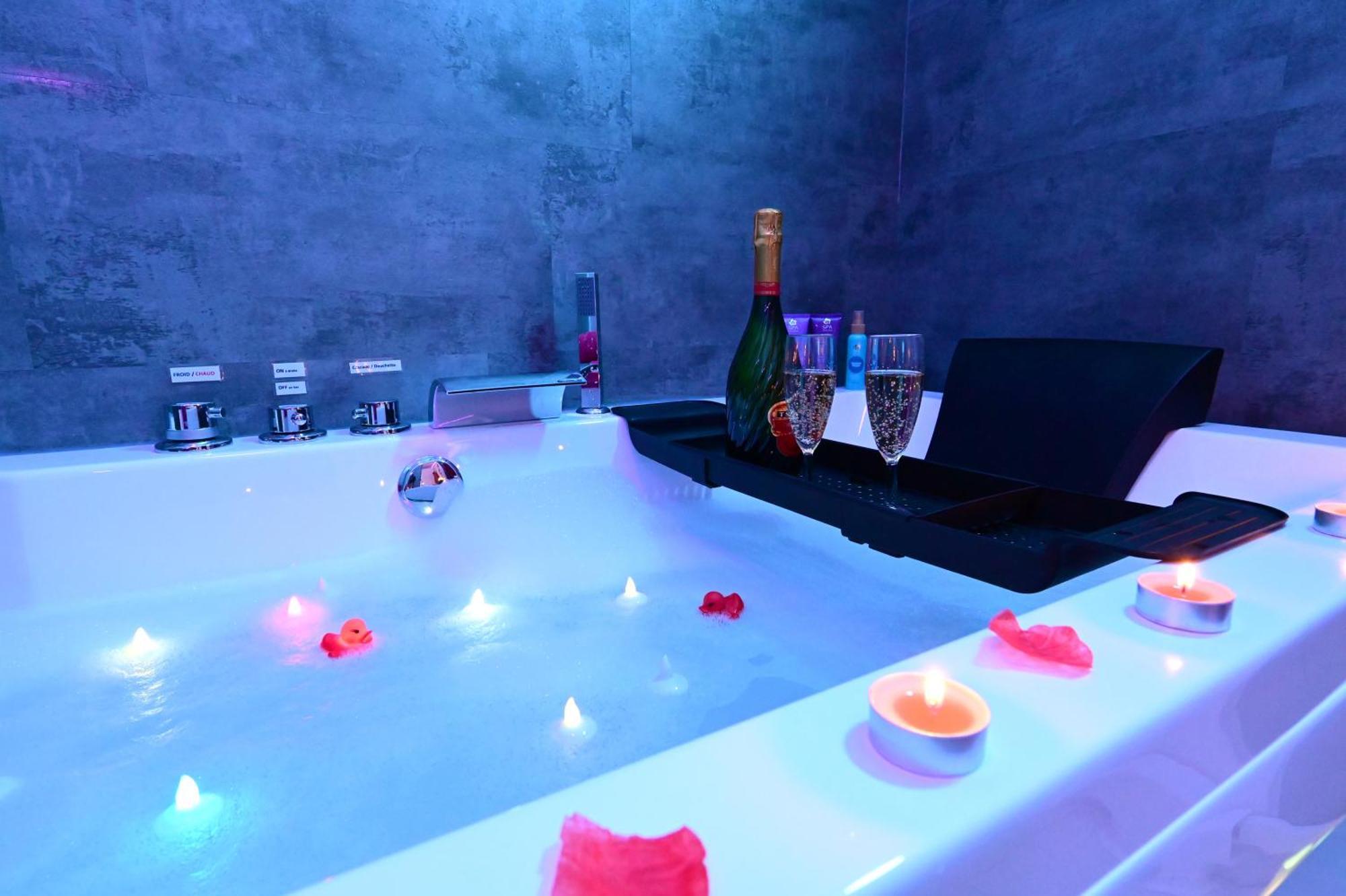 Love Room A Deux Pas De L'Ocean Avec Hammam, Sauna Et Bain A 2 :-) Biscarrosse Exterior photo