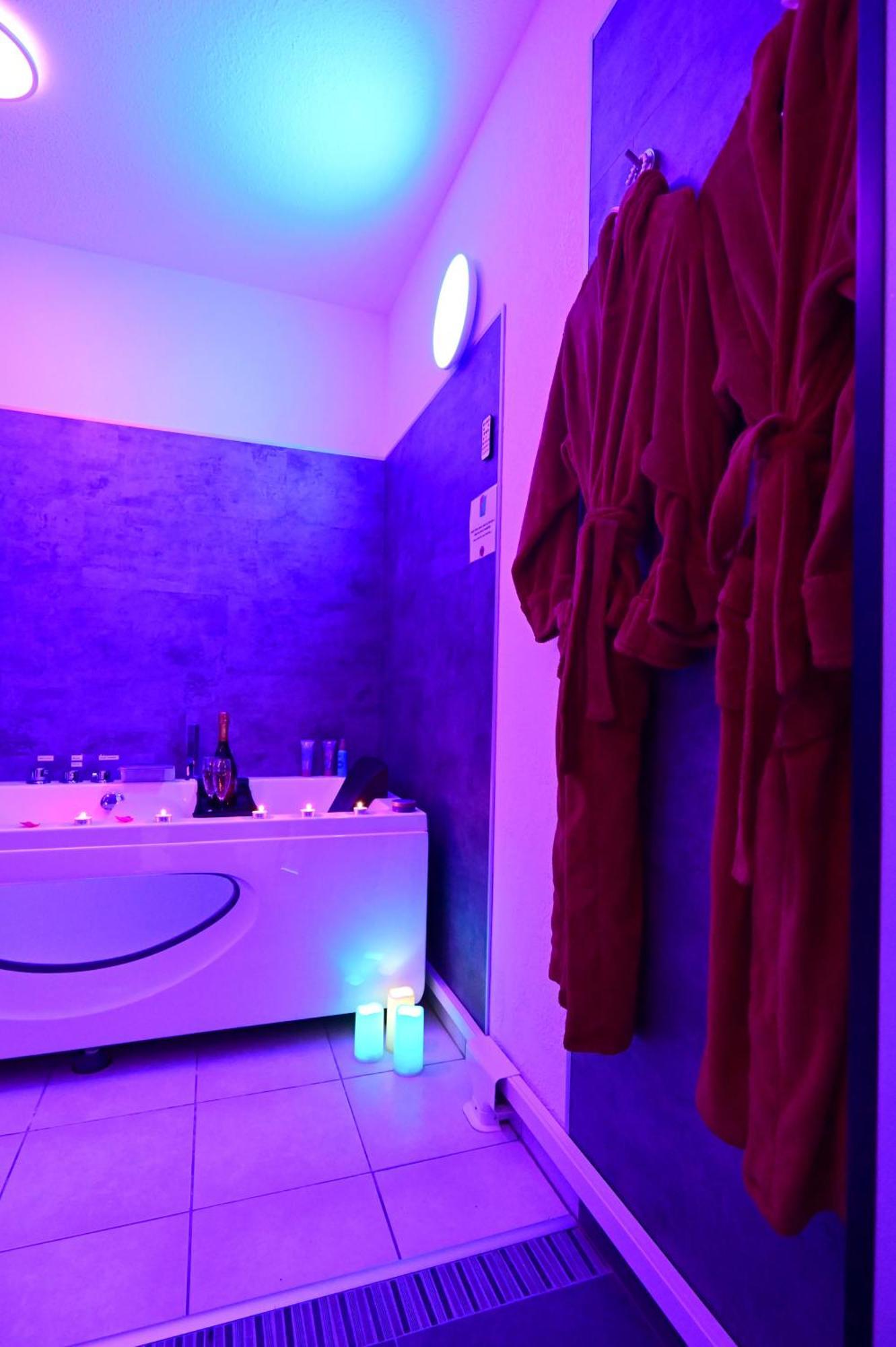 Love Room A Deux Pas De L'Ocean Avec Hammam, Sauna Et Bain A 2 :-) Biscarrosse Exterior photo